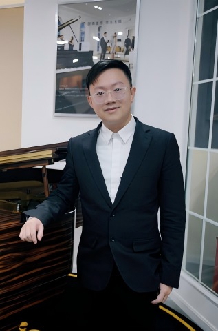 Shangxuan  Luo